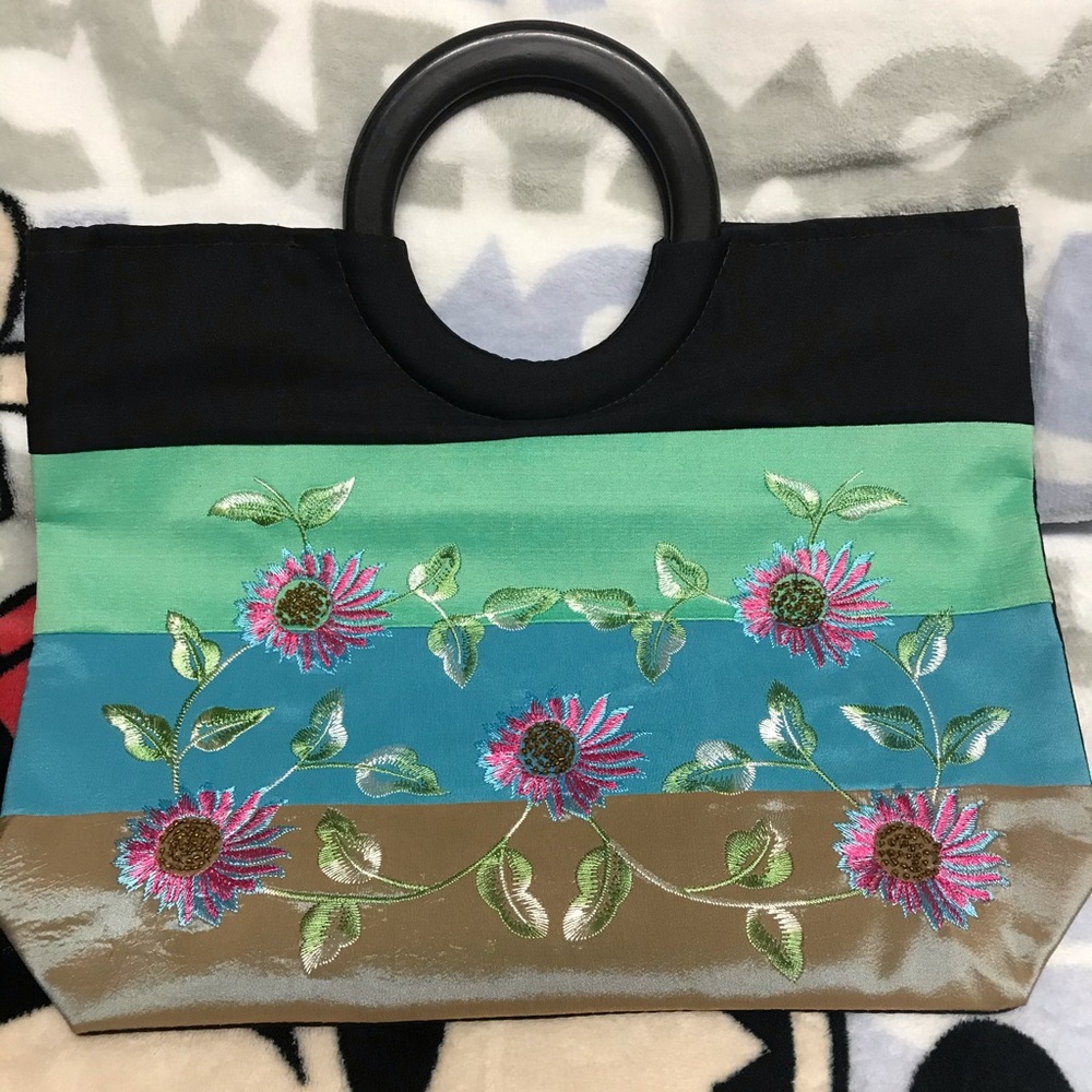 Embroidery 🧵 tote bag 👜